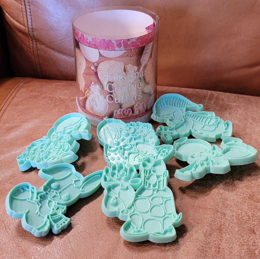 6 Precious Moments Christmas Cookie Cutters!!!🍪🎄